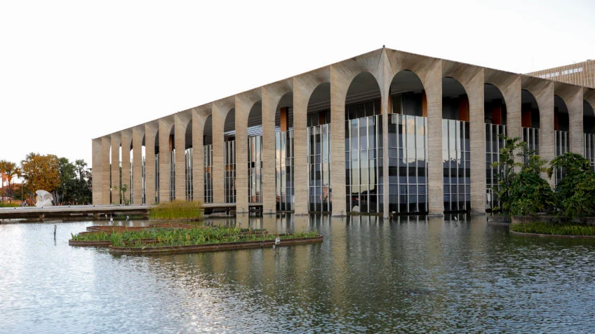 Itamaraty diz que vazamento de ação contra Paraguai é “lamentável”…