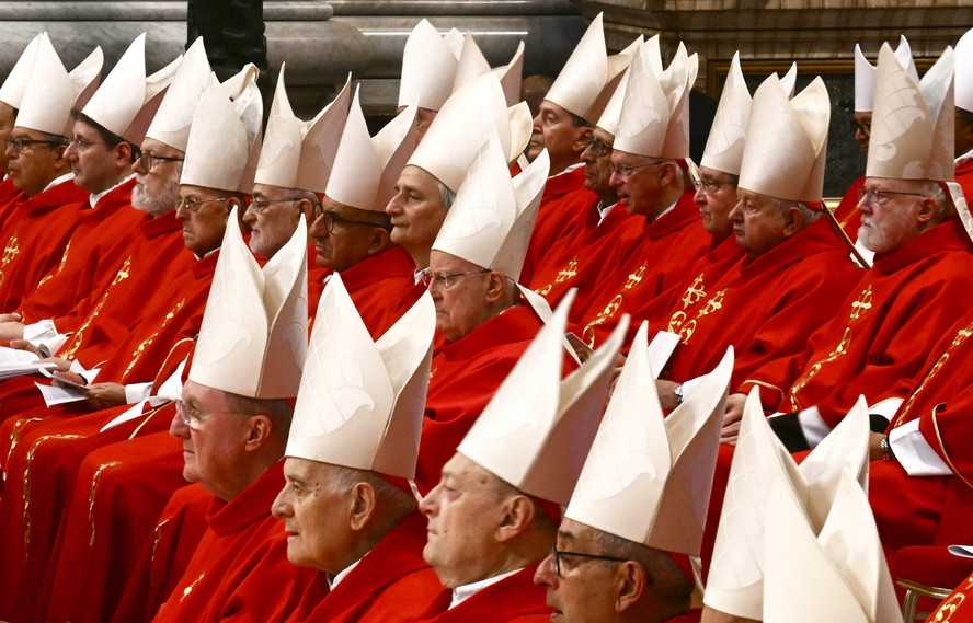 Conclave entra no segundo dia de votação para eleger novo papa