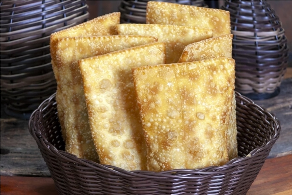 Homem tenta reembolso de pastel na Justiça e é repreendido por juiz