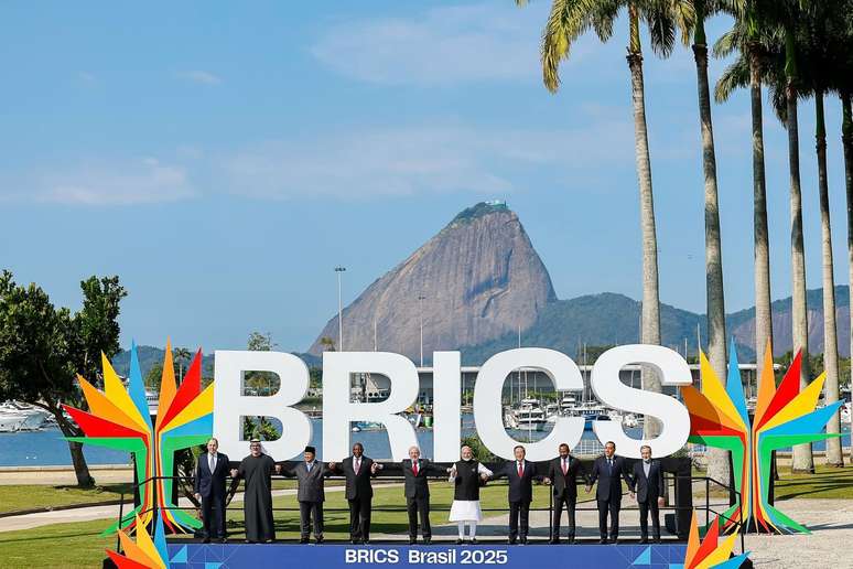China, Rússia e África do Sul reagem à tarifa adicional de Trump a países do Brics