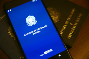 Agências do trabalhador abrem semana com 865 vagas de emprego disponíveis