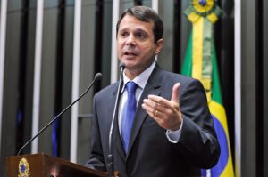 Reguffe ressurge nos bastidores e reacende esperança por uma política mais ética no DF